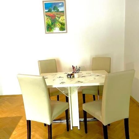 2,5 Izbovy Apartman V Ruzinove S Parkovanim Zdarma Bratislava Exterior photo