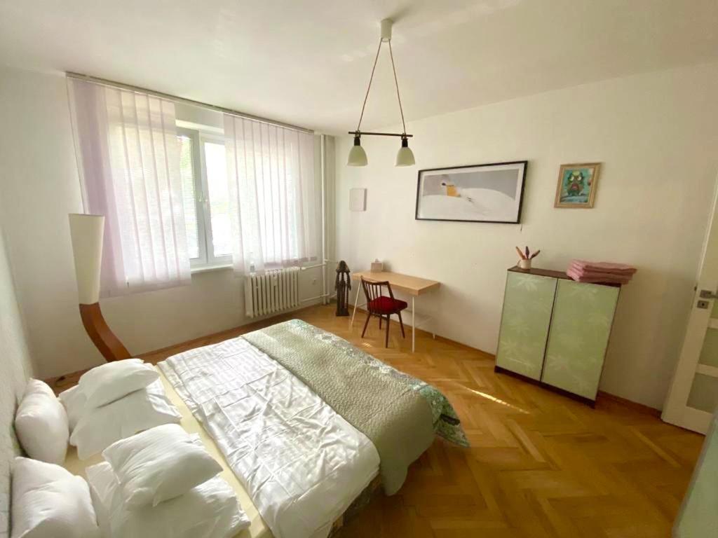 2,5 Izbovy Apartman V Ruzinove S Parkovanim Zdarma Bratislava Exterior photo
